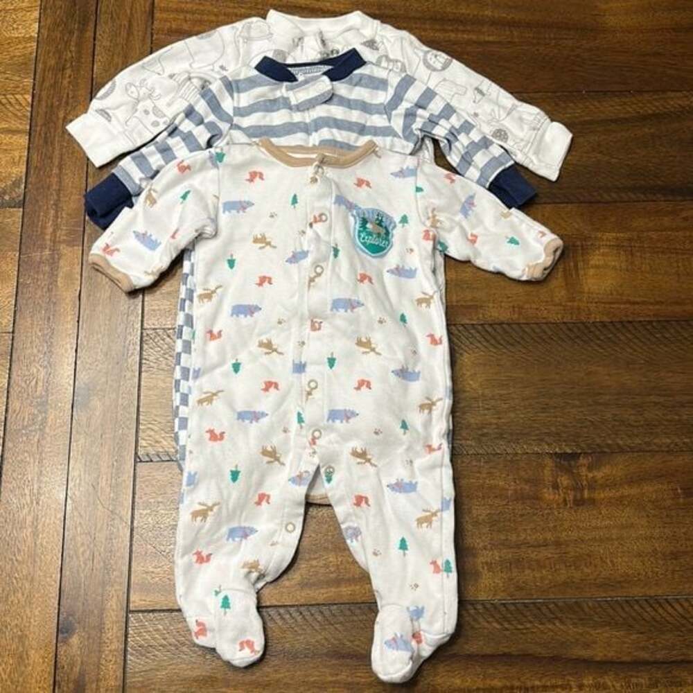 Lot of 3 Baby Pajamas 0-3mo, 3mo, Turtle, Lion, Bear And more animals, warm fuzz